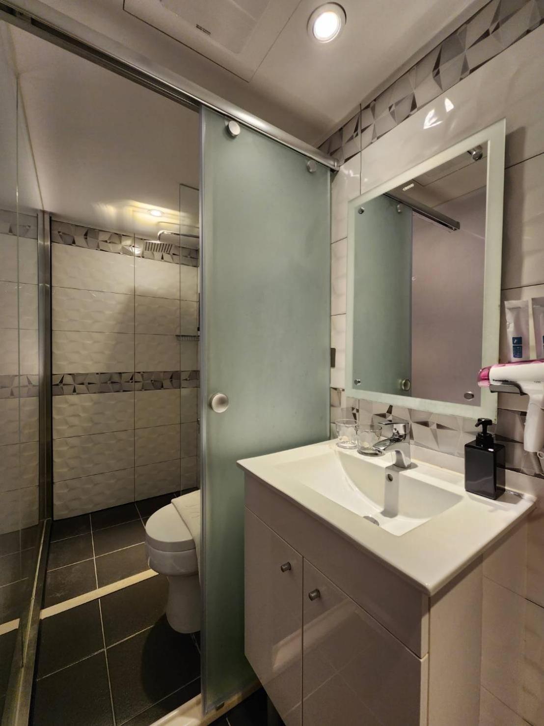 Fun Stay Inn Ximen Taipei Bagian luar foto