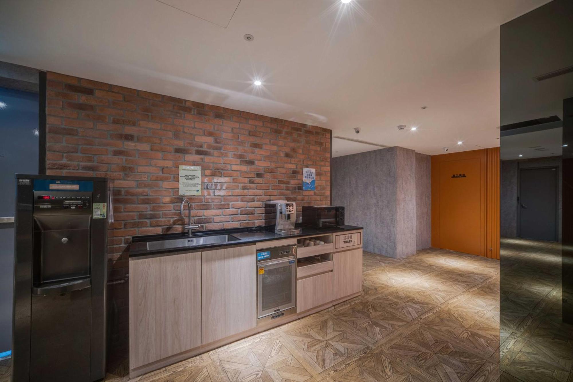 Fun Stay Inn Ximen Taipei Bagian luar foto